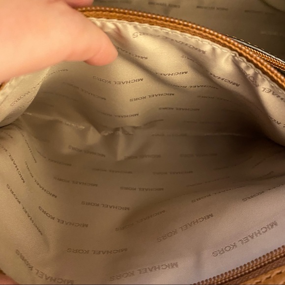 Michael Kors Riley Large Satchel - Picture 14 of 14